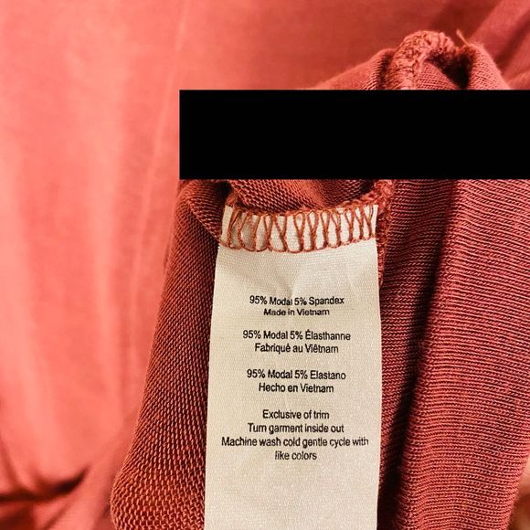 Alo Yoga Twist Front Top Women's Size Large Burgundy Excellent Used Condition - Picture 4 of 4